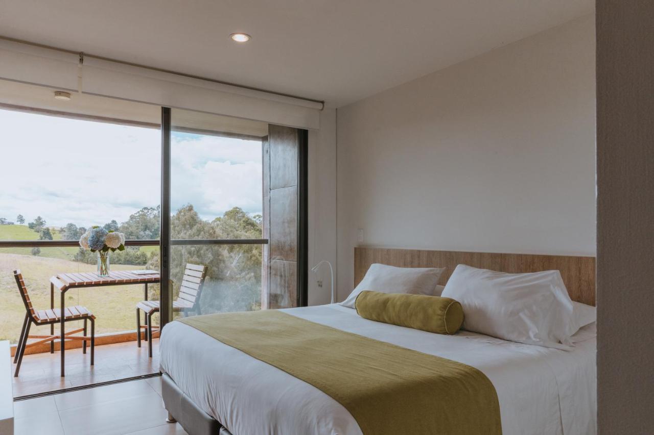 Travelers Rio Verde Living Suites Rionegro Luaran gambar