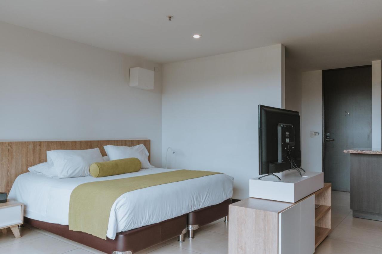 Travelers Rio Verde Living Suites Rionegro Luaran gambar