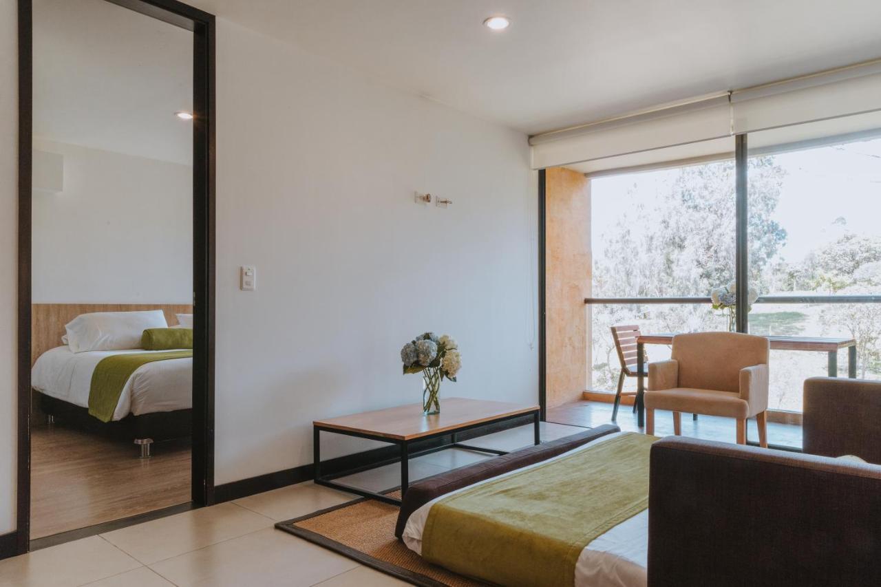 Travelers Rio Verde Living Suites Rionegro Luaran gambar