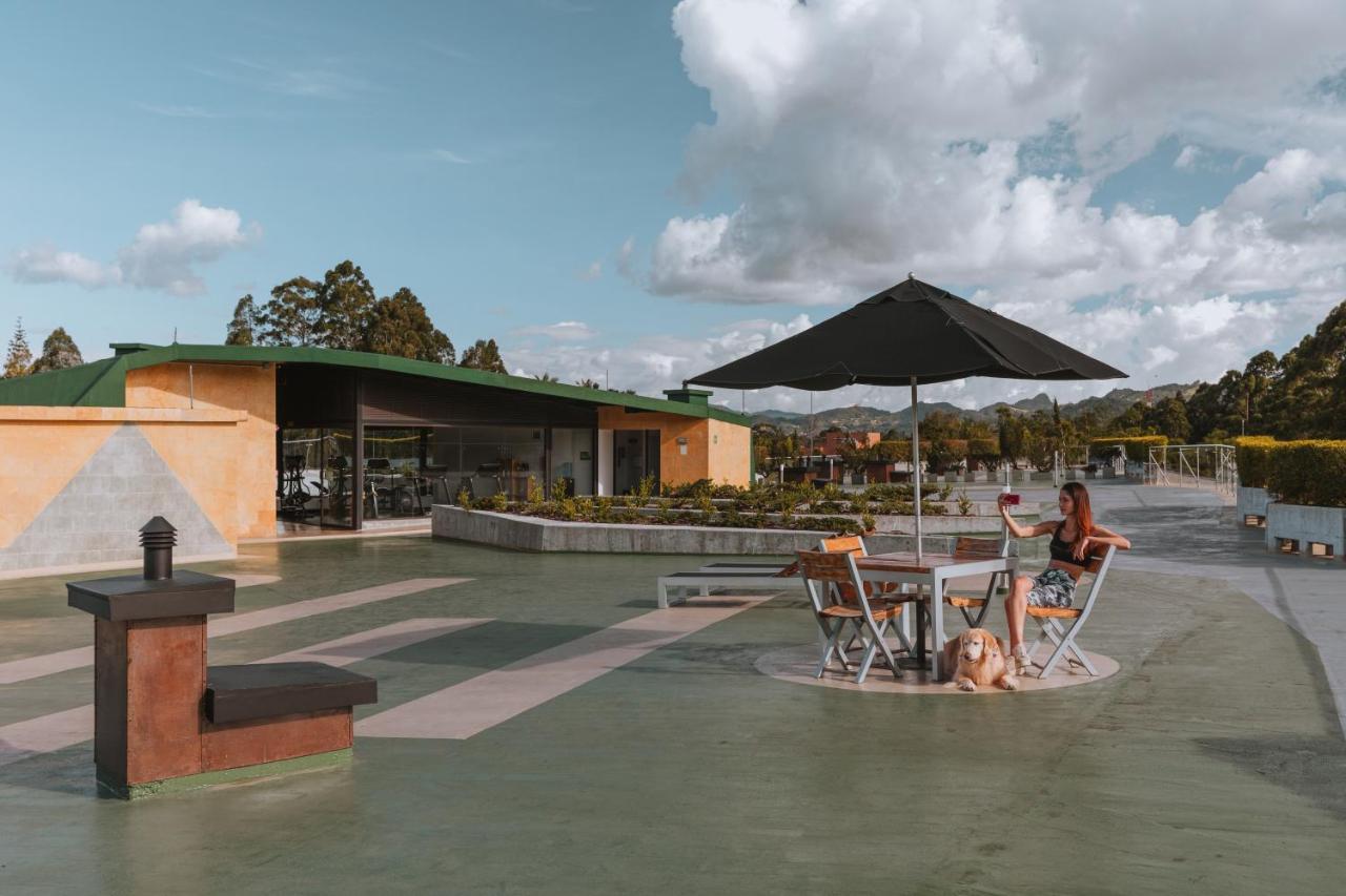 Travelers Rio Verde Living Suites Rionegro Luaran gambar