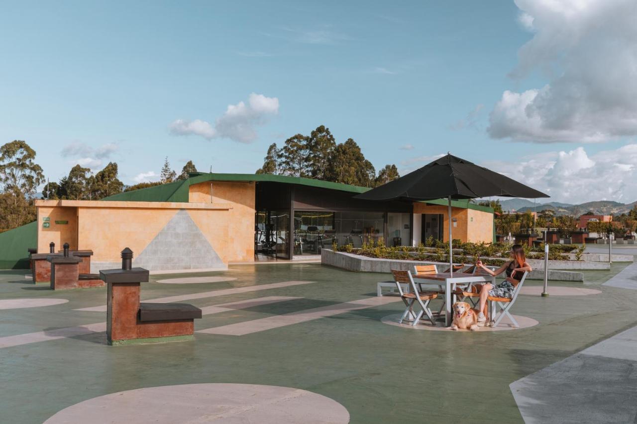 Travelers Rio Verde Living Suites Rionegro Luaran gambar